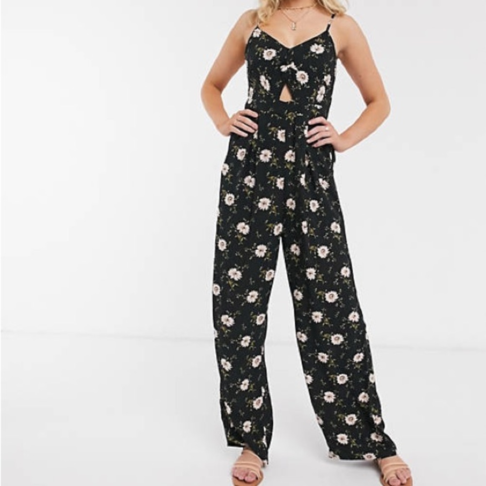 American Eagle floral keyhole wide leg jumpsuit size L